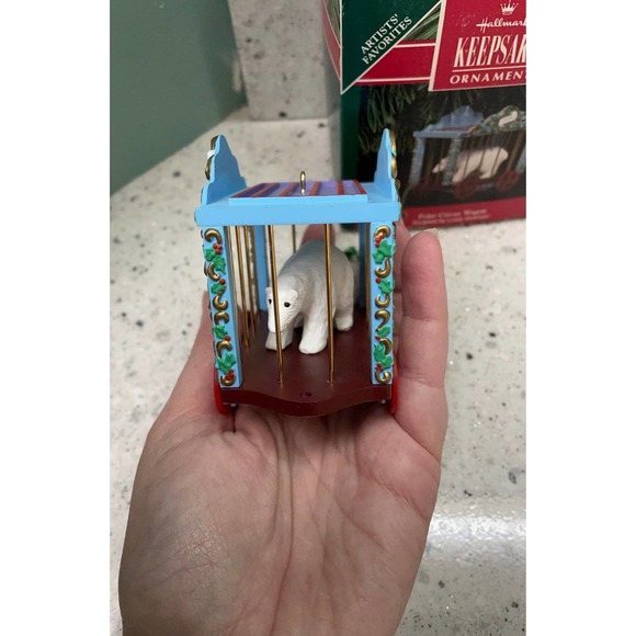 Hallmark keepsake ornament polar circus wagon - Picture 3 of 6